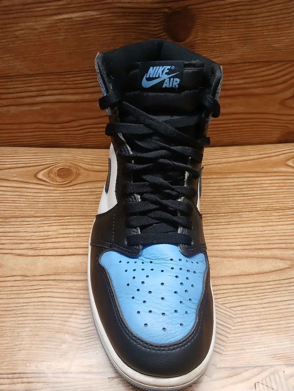 Jordan Air Jordan 1 Retro High OG  UNC Toe White Black University Blue Sneaker